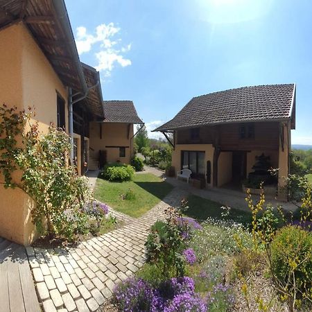 Bed and Breakfast La Parenthese Saint-Genix-sur-Guiers Екстер'єр фото