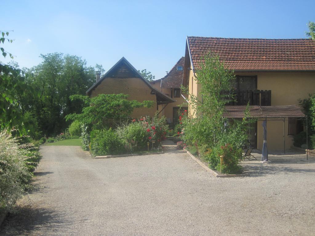 Bed and Breakfast La Parenthese Saint-Genix-sur-Guiers Екстер'єр фото
