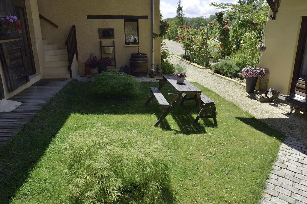 Bed and Breakfast La Parenthese Saint-Genix-sur-Guiers Екстер'єр фото