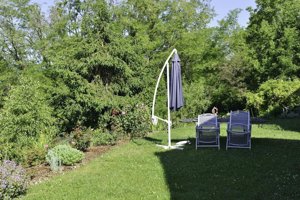 Bed and Breakfast La Parenthese Saint-Genix-sur-Guiers Екстер'єр фото